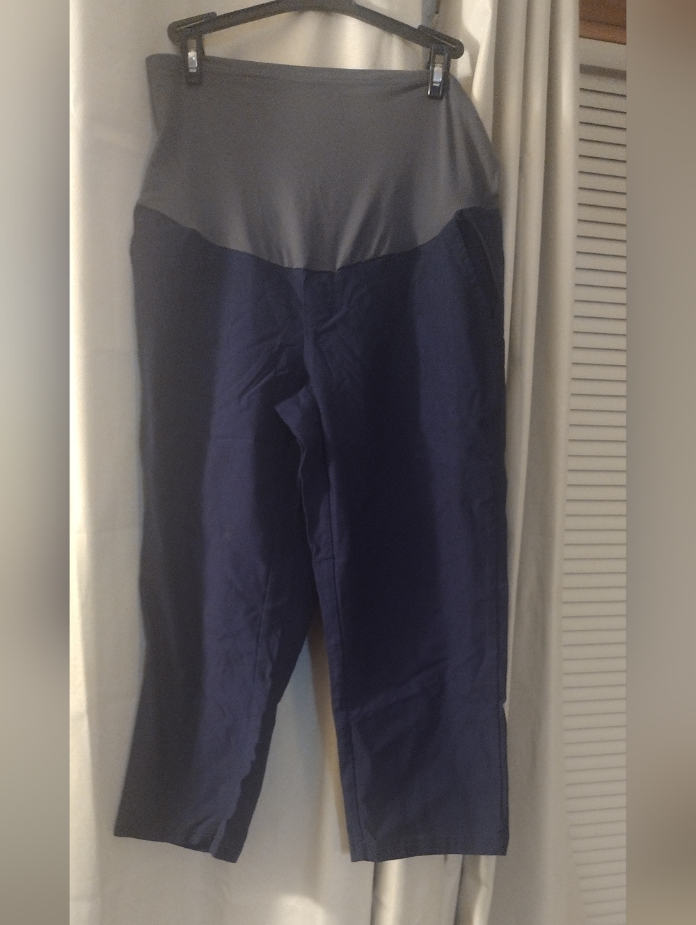 Plus-Size Two-Tone Maternity Capris - Navy & Gray